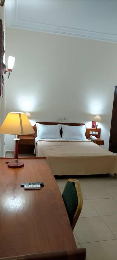 Hotel Marbella Lome Exterior photo